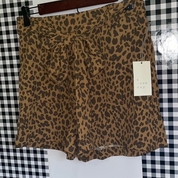 A New Day Leopard Shorts size medium - Picture 4 of 9